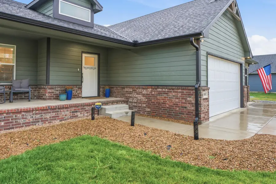 555 S Arbor Valley Way, Valley Center, KS 67147 - #3