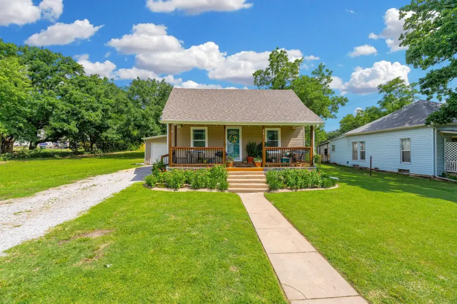 321 E Harvey, Wellington, KS 67152 - #2