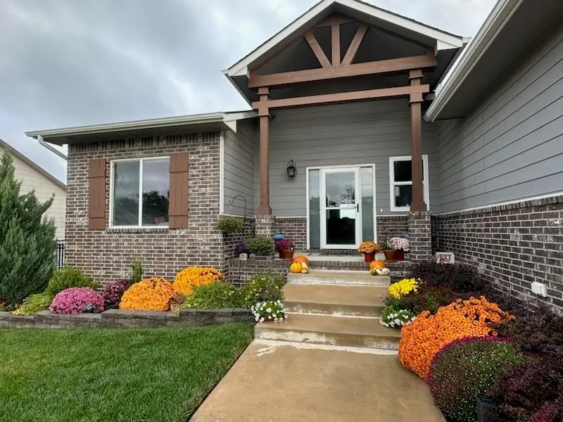 920 E Freedom St, Derby, KS 67037 - #3