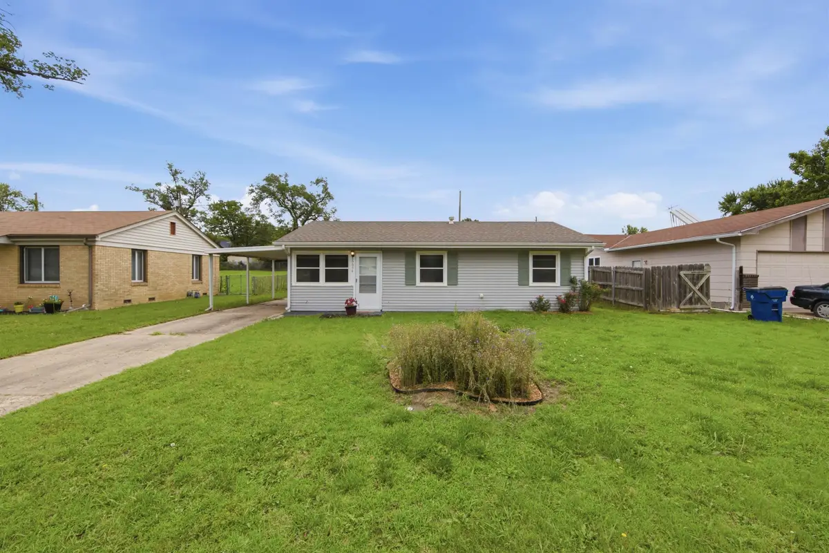 6654 N Longmont St, Park City, KS 67219 - #1