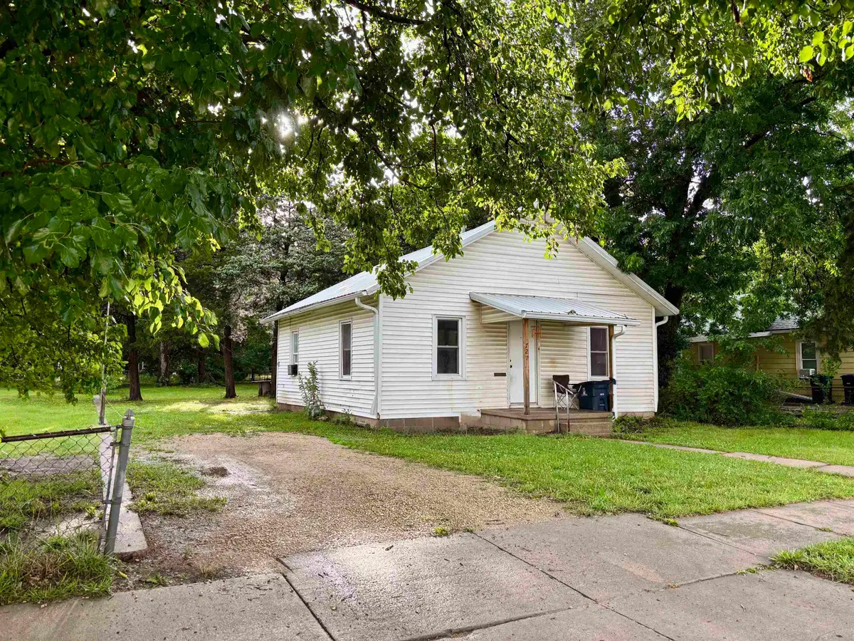 721 N Star St, El Dorado, KS 67042 - #1