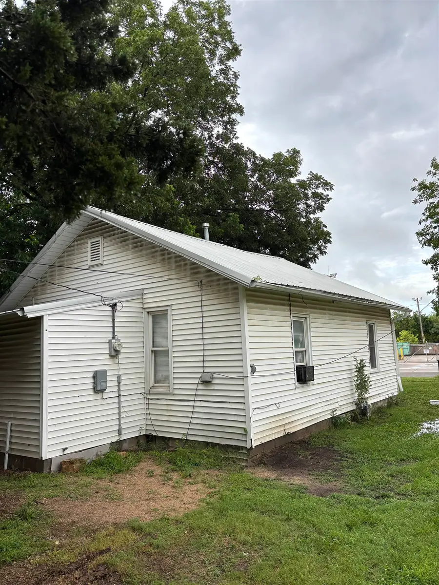 721 N Star St, El Dorado, KS 67042 - #3