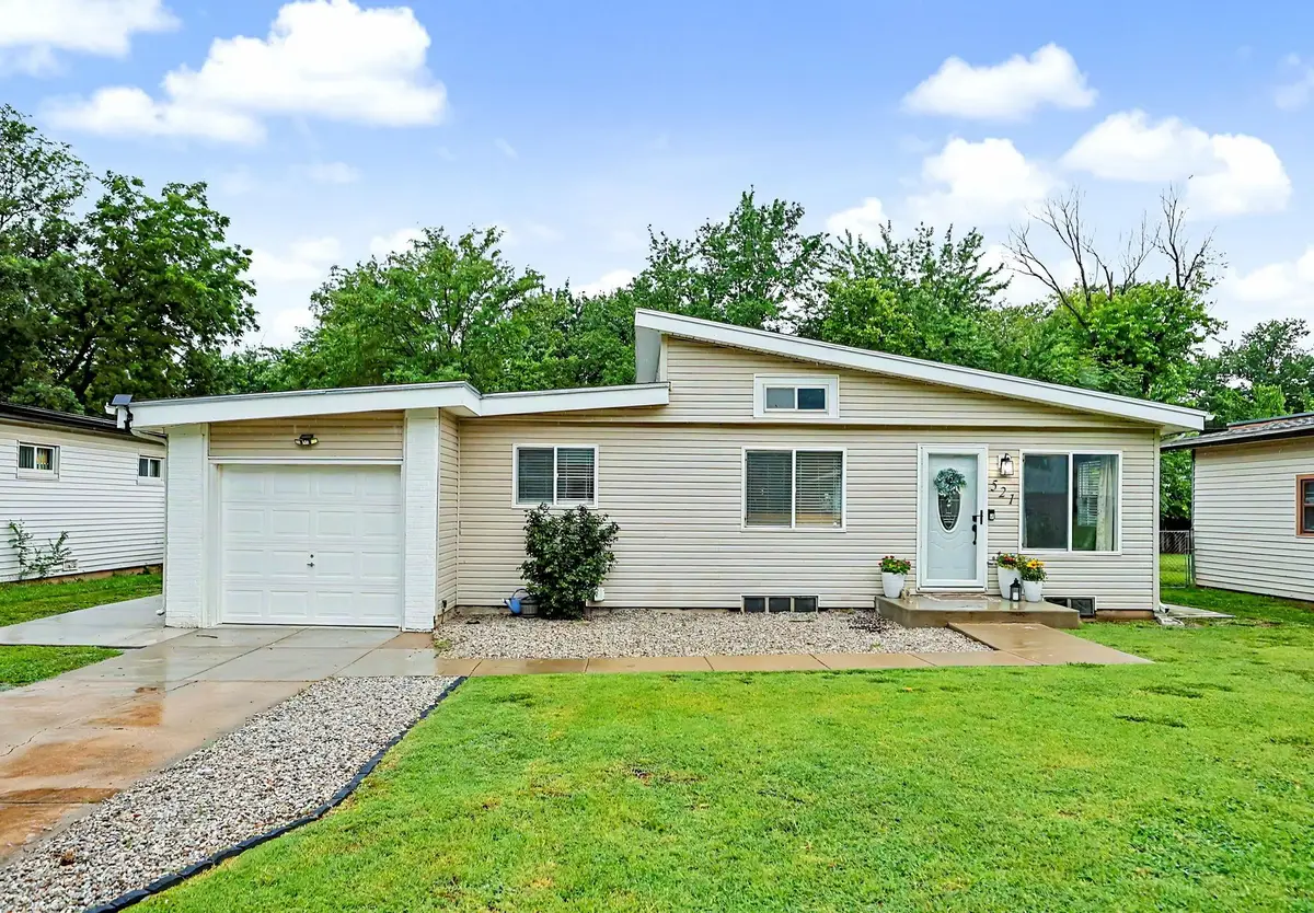 521 S Westview Drive, Derby, KS 67037 - #1