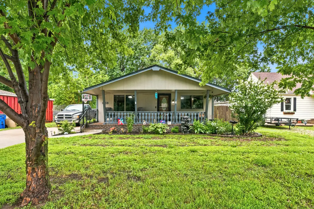 905 N Main St, Garden Plain, KS 67050 - #1