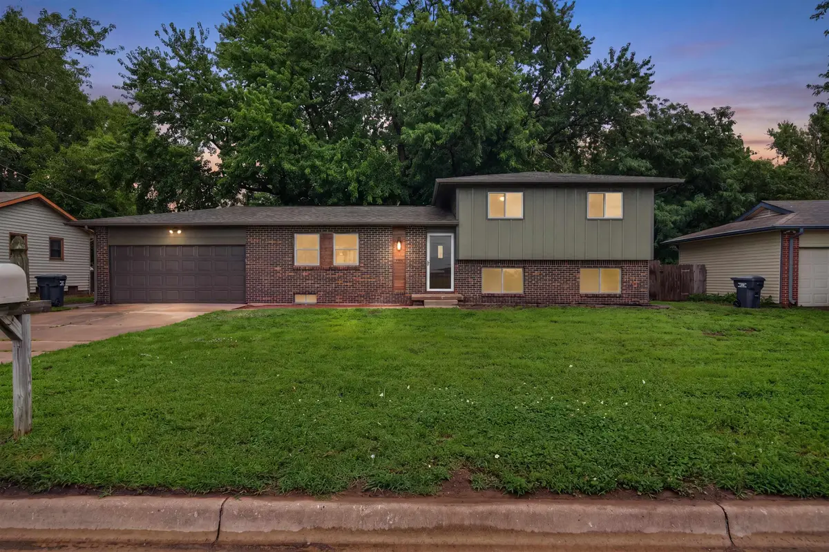 1124 N Country Acres, Wichita, KS 67212 - #1