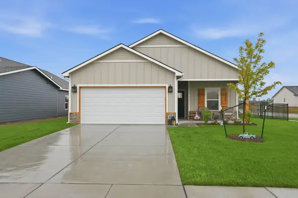 337 N Woodstone St, Derby, KS 67037-7814