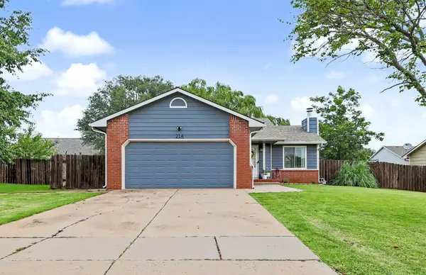 214 E Country Walk, Mulvane, KS 67110