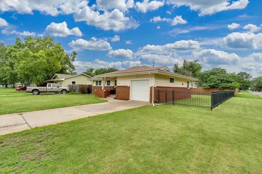 3103 S Martinson Ave, Wichita, KS 67207 - #3
