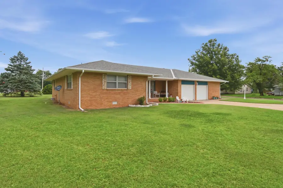 303 N Boyd St, Caldwell, KS 67022 - #2