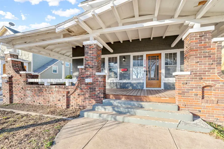 452 S 8th St, Salina, KS 67401 - #2