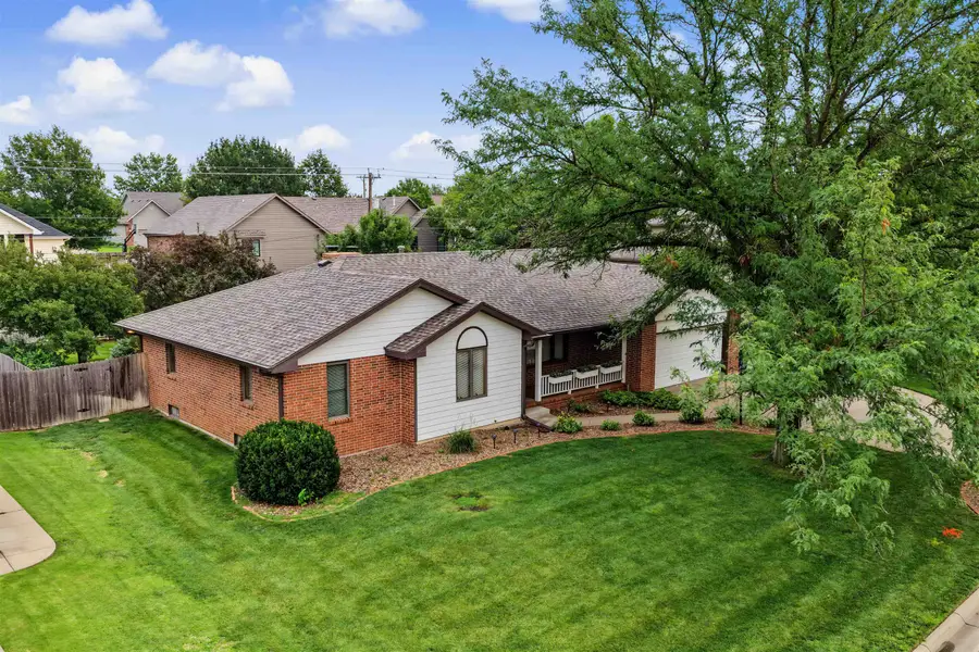 325 Seitz Dr, Salina, KS 67401 - #3
