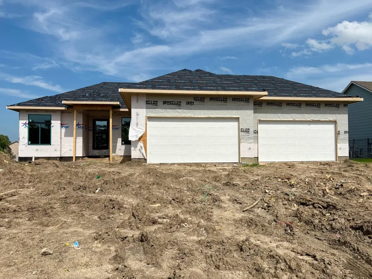 1526 N Shadow Rock Dr, Andover, KS 67002 - #1