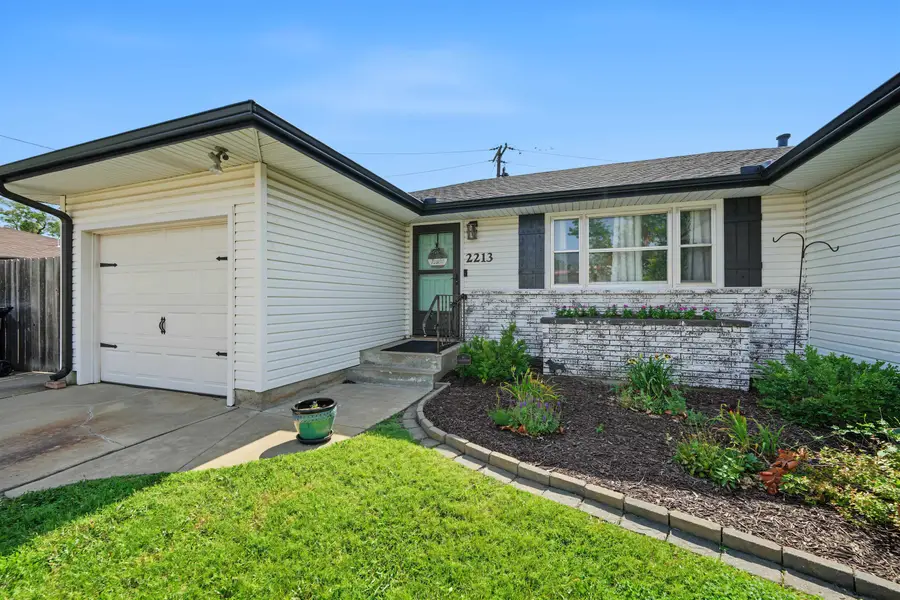2213 Quincy, Salina, KS 67401 - #2