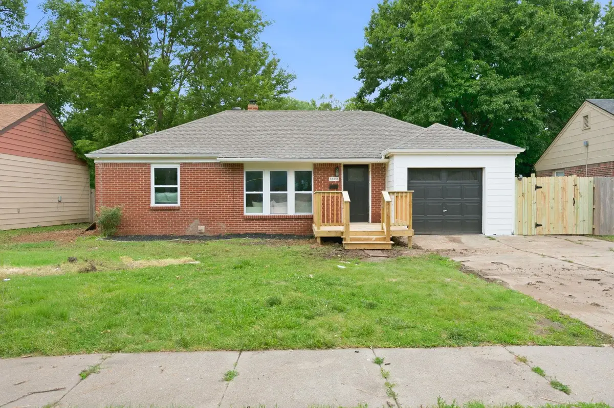1833 S Parkwood Ln, Wichita, KS 67218 - #1