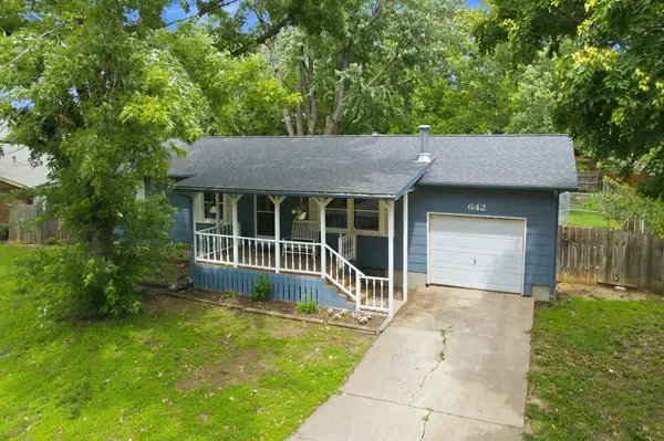 642 N Edgemoor Dr, Buhler, KS 67522