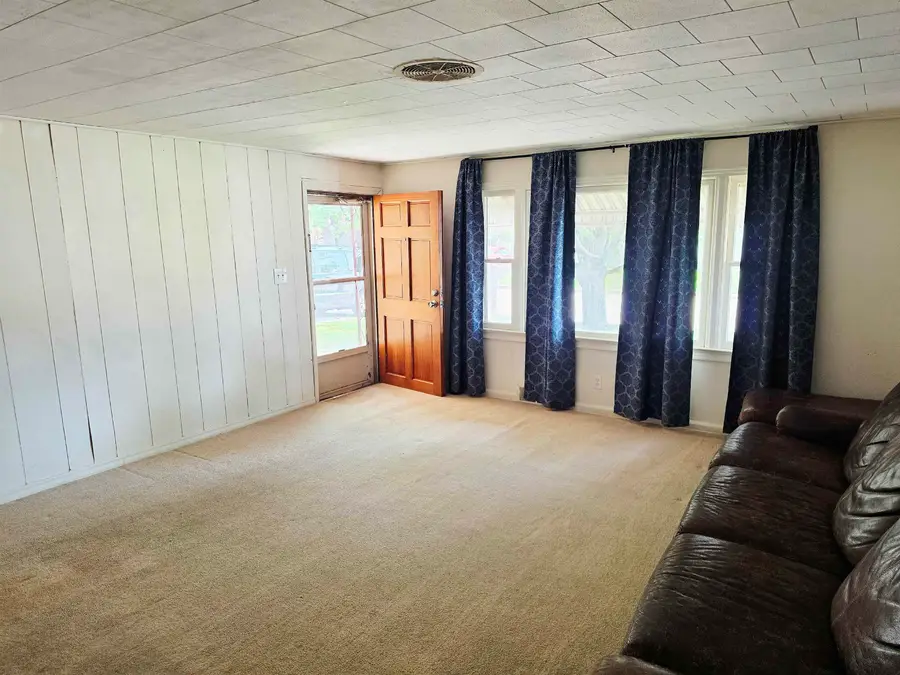 1317 N B, Wellington, KS 67152 - #3