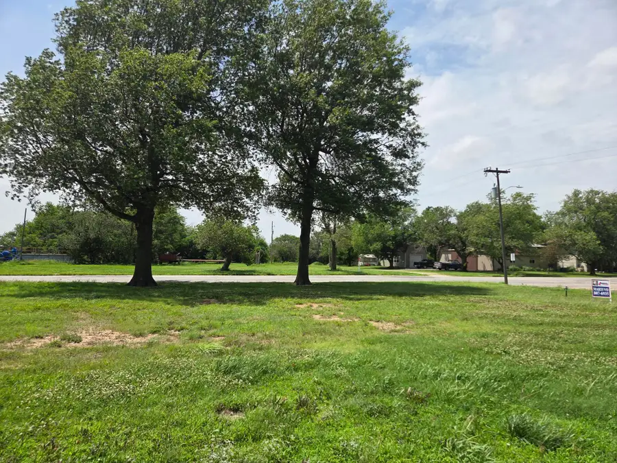409 W Mcpherson, Canton, KS 67428 - #3