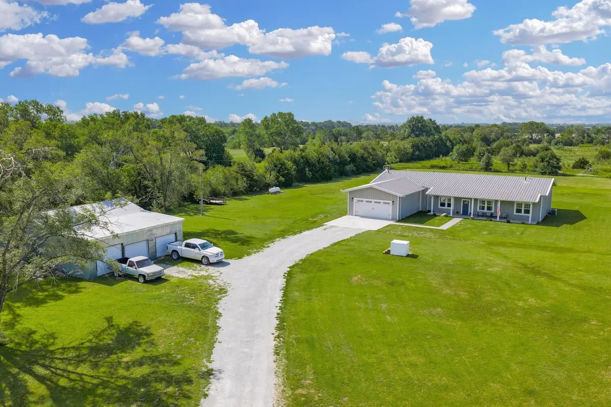 1029 E 120th Ave N, Belle Plaine, KS 67013 - #1