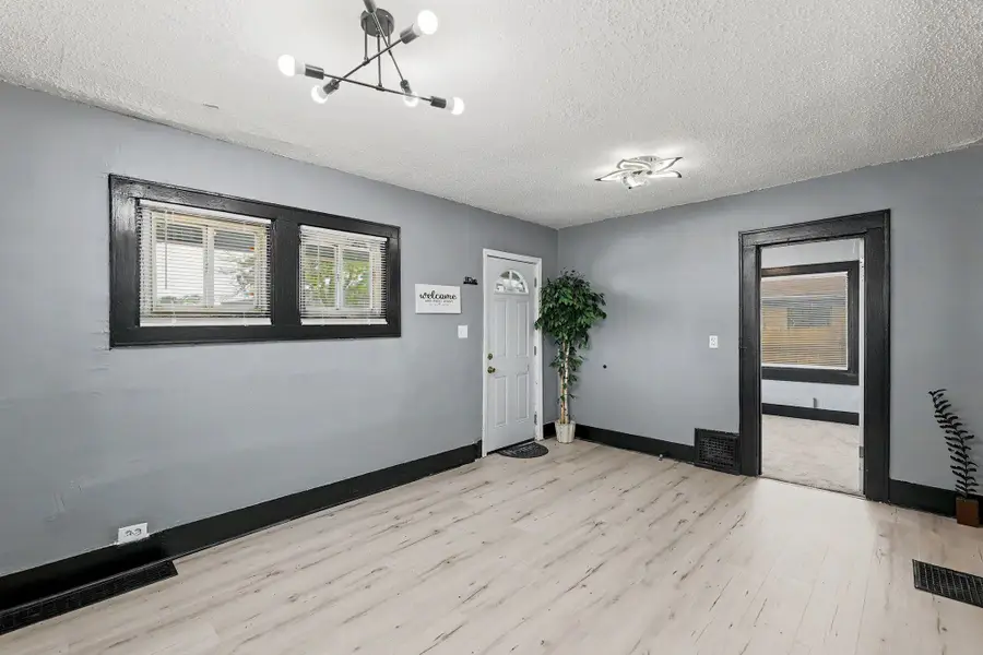 208 N Kansas, Wichita, KS 67214 - #3