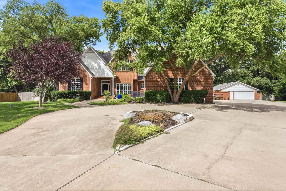 419 N Brook Forest Rd, Derby, KS 67037 - #1