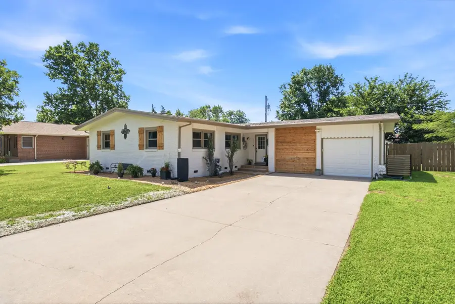 8421 W 9th St N, Wichita, KS 67212 - #3