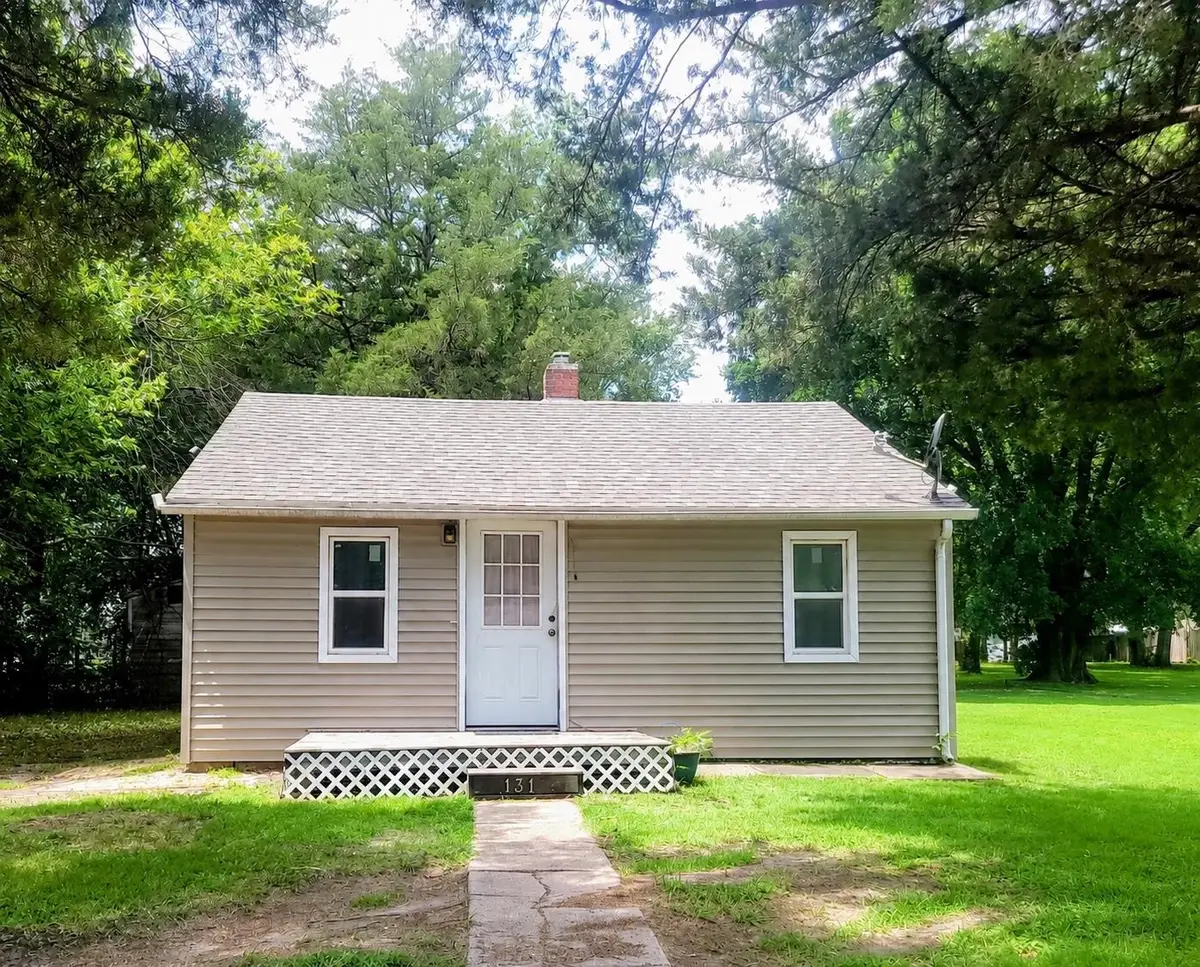 131 Glendale, Newton, KS 67114 - #1
