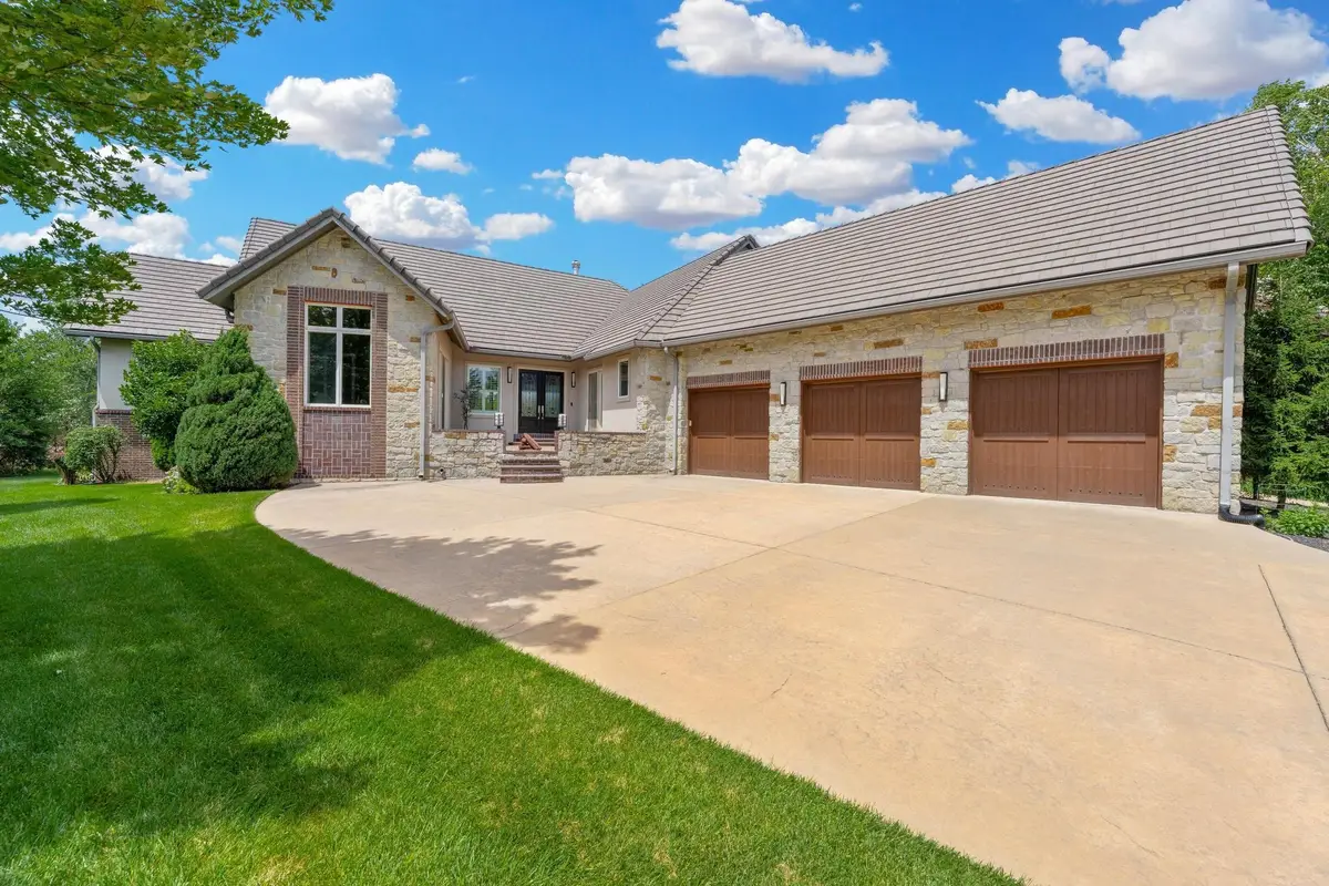 10817 E Glengate Cir, Wichita, KS 67206 - #1