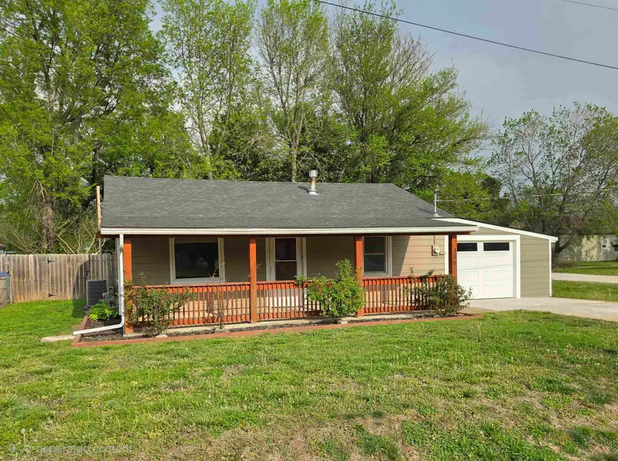 306 N Washington St, Belle Plaine, KS 67013 - #2