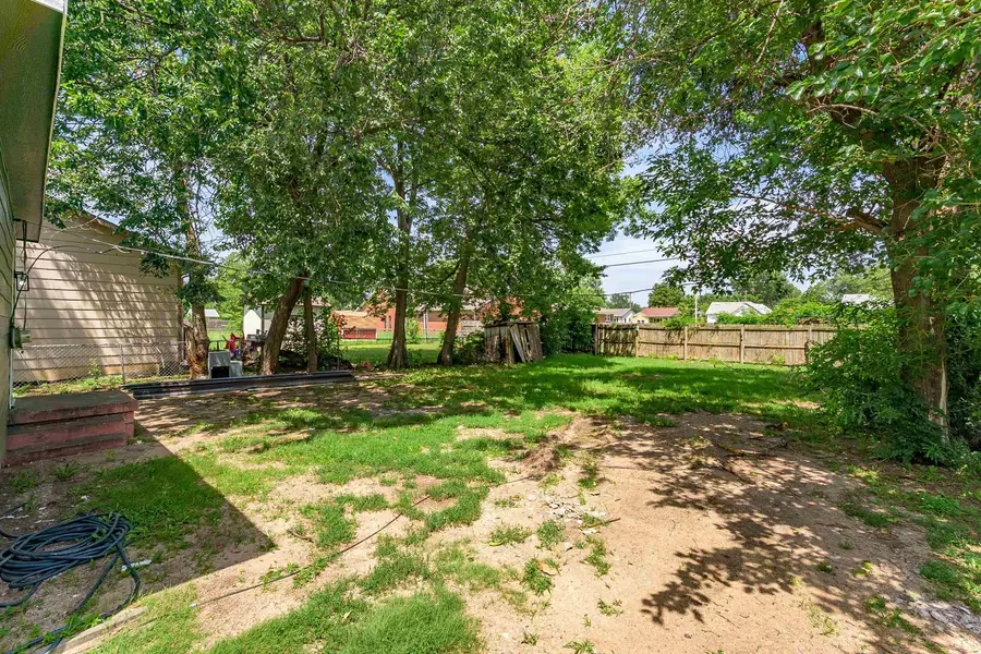 1242 N Piatt Ave, Wichita, KS 67214 - #2