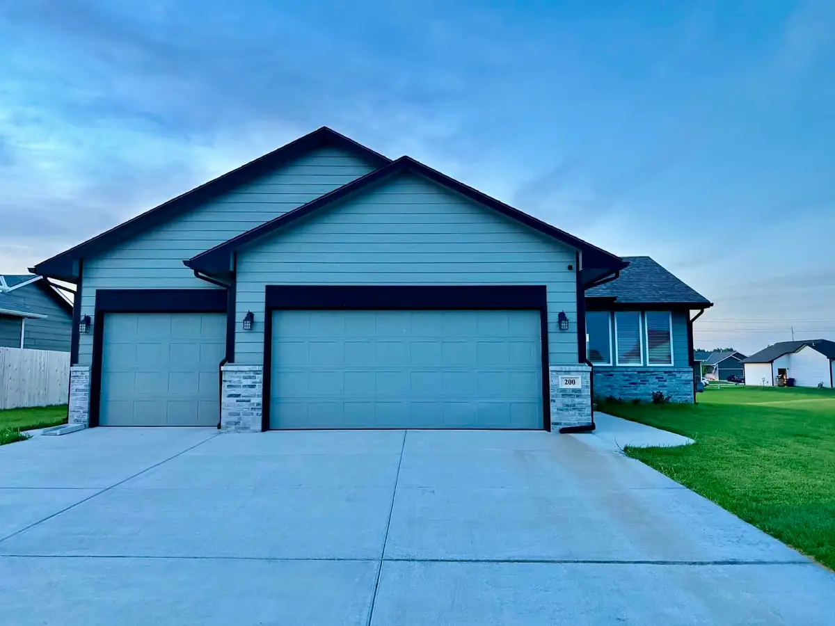 200 E Anniston Ct, Derby, KS 67037 - #1