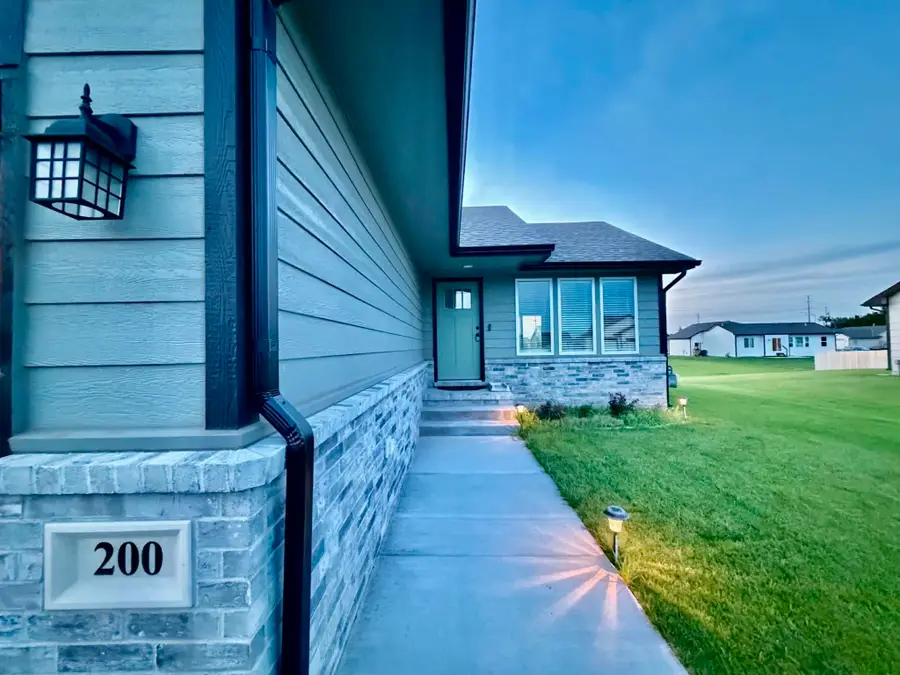 200 E Anniston Ct, Derby, KS 67037 - #2