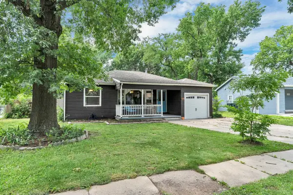 645 S Waverly Dr, Wichita, KS 67218
