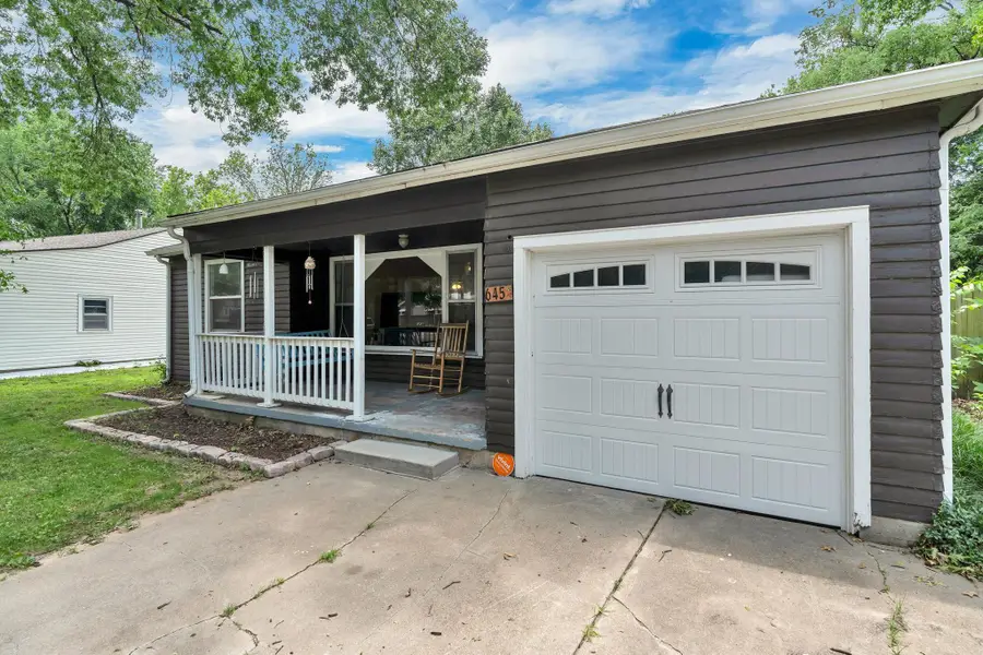 645 S Waverly Dr, Wichita, KS 67218 - #2