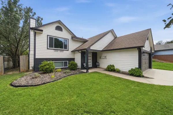 843 S Carriage Ct, Maize, KS 67101-8909