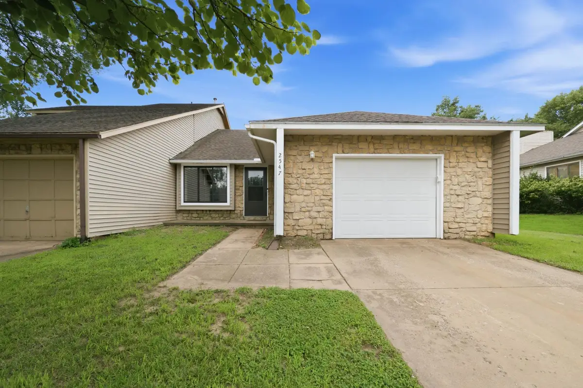 2547 S Yellowstone Ct, Wichita, KS 67215 - #1