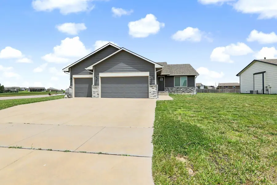 2402 E Velvet Leaf Ct, Andover, KS 67002 - #2