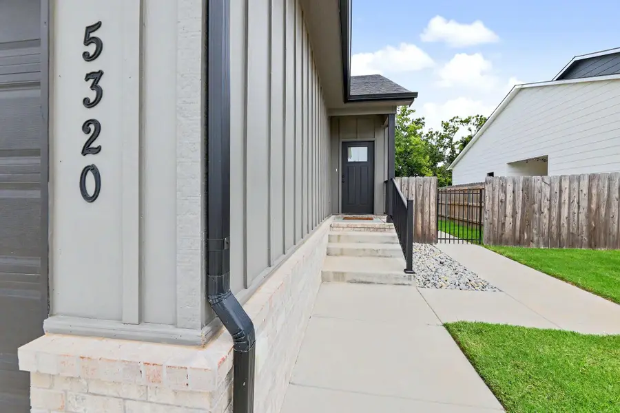 5320 N Pinecrest St, Bel Aire, KS 67220 - #2
