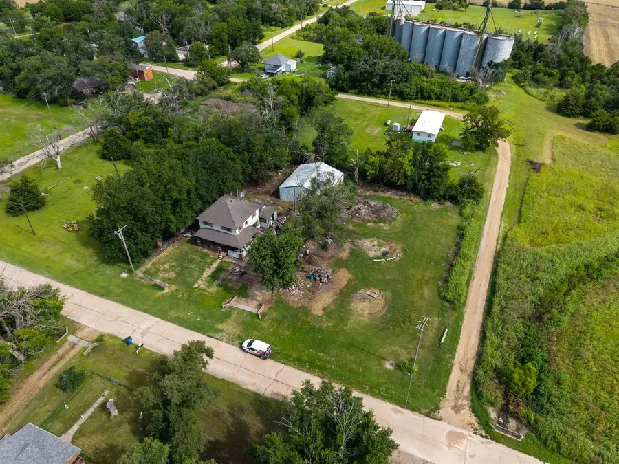 572 E 76th N, Wellington, KS 67152 - #2