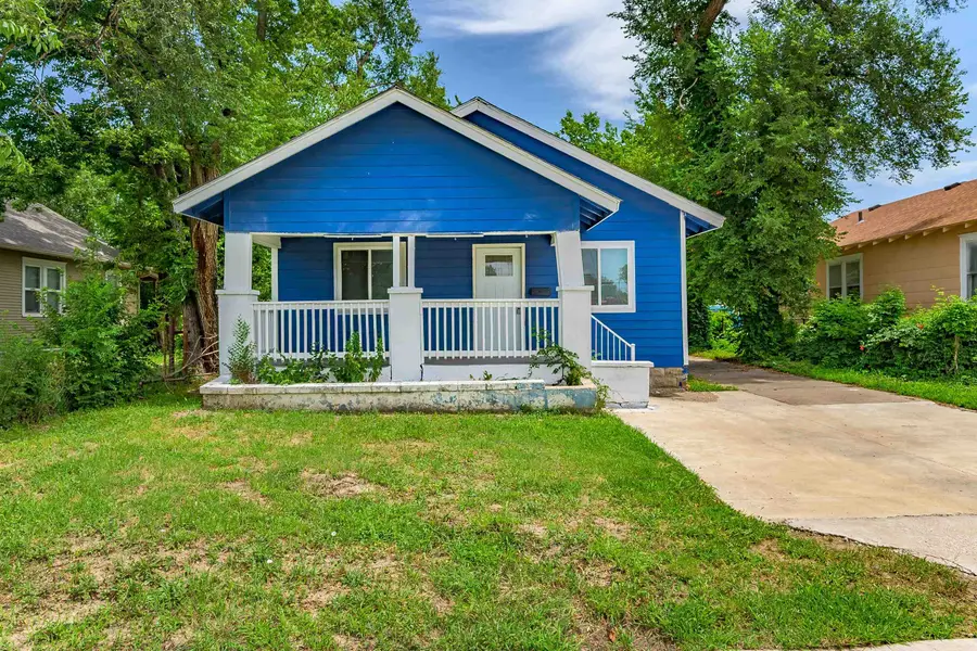 1106 N Grove Ave, Wichita, KS 67214 - #2