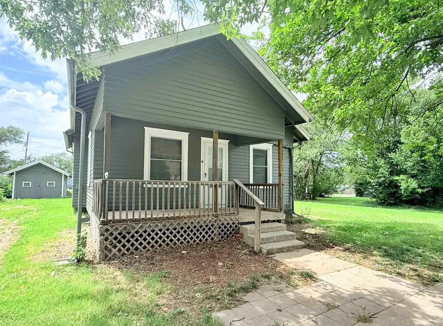 217 N Lincoln, Hillsboro, KS 67063 - #2