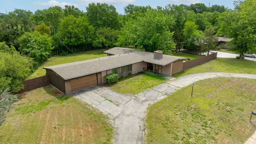 2400 N Yale Ave, Wichita, KS 67220-2822 - #2