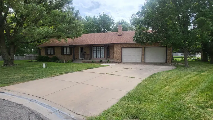 840 Trinity Court, Newton, KS 67114 - #2