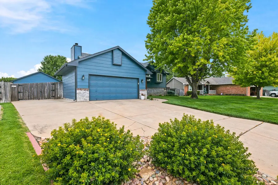 1308 W Loring, Haysville, KS 67060 - #2