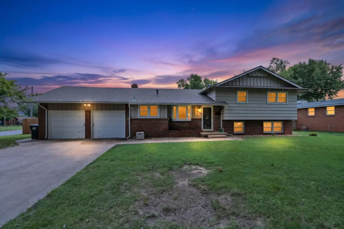 1210 N Farmstead St, Wichita, KS 67208 - #1
