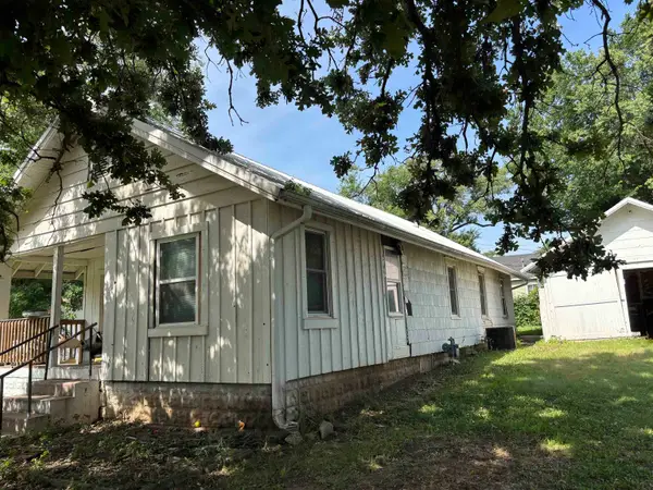 521 S Topeka, El Dorado, KS 67042