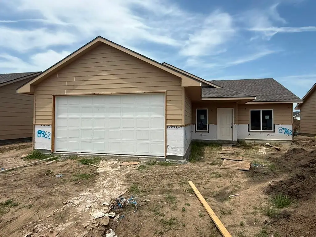 8962 E Joshua St, Bel Aire, KS 67226 - #1