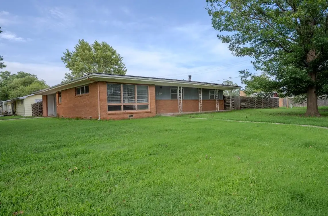320 W College Ave, Harper, KS 67058 - #1