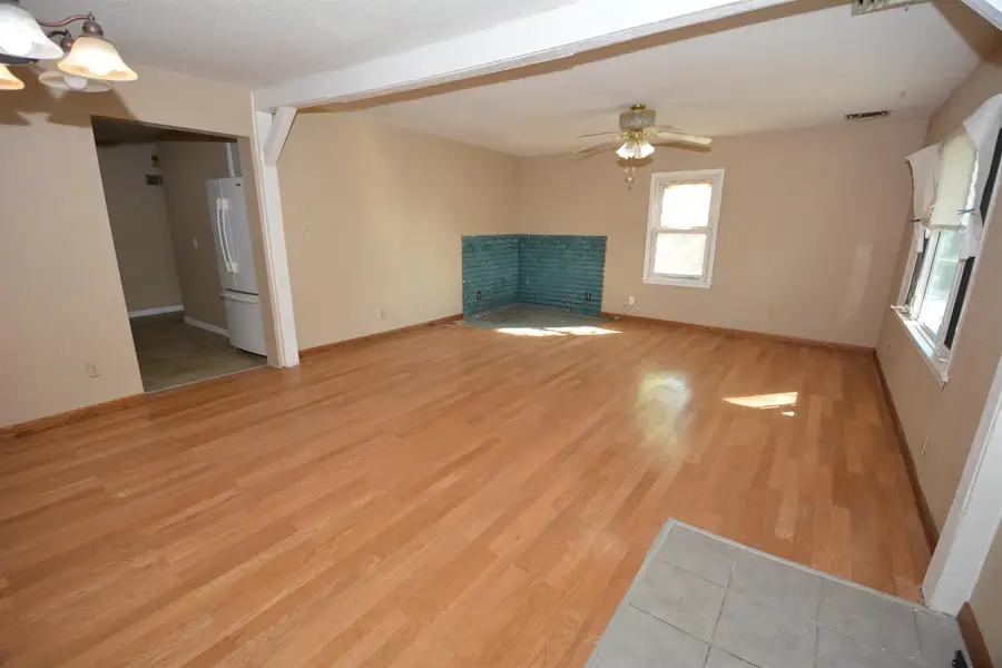 216 N Blankenship Rd, Udall, KS 67146 - #2