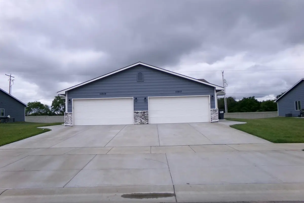 10607-10609 E Conifer St, Wichita, KS 67207 - #1
