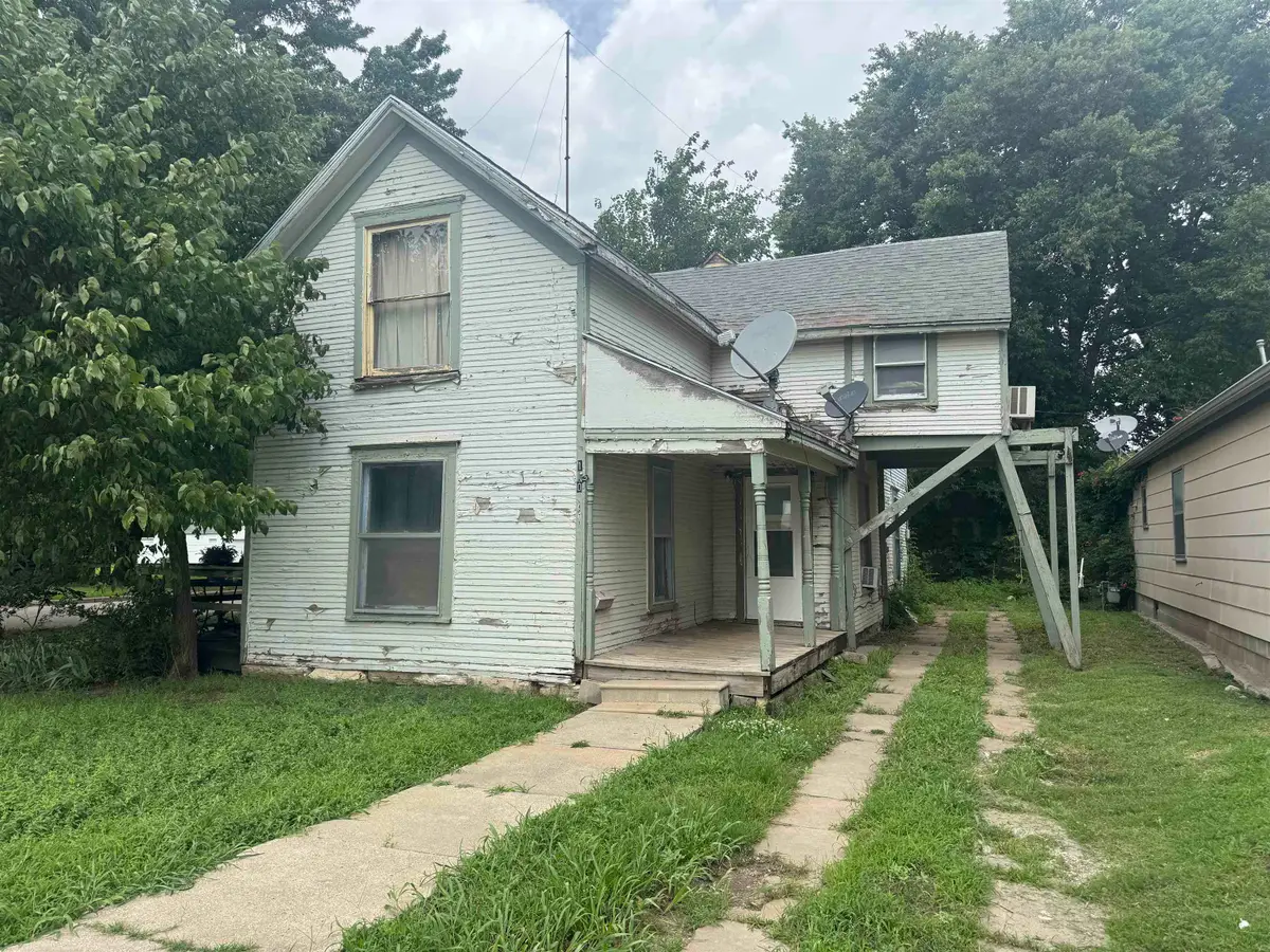 120 W 7th, Winfield, KS 67156 - #1